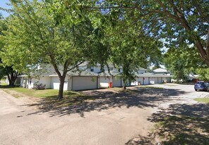 2410 Bostrom Ct in Eau Claire, WI - Building Photo