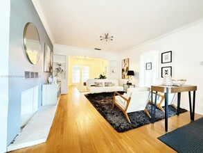 8941 NE 10th Ave in Miami, FL - Building Photo - Building Photo