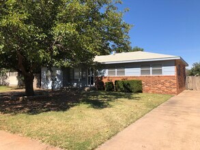 4706 42nd St in Lubbock, TX - Building Photo - Building Photo