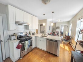 24 Suffolk St in Cambridge, MA - Building Photo