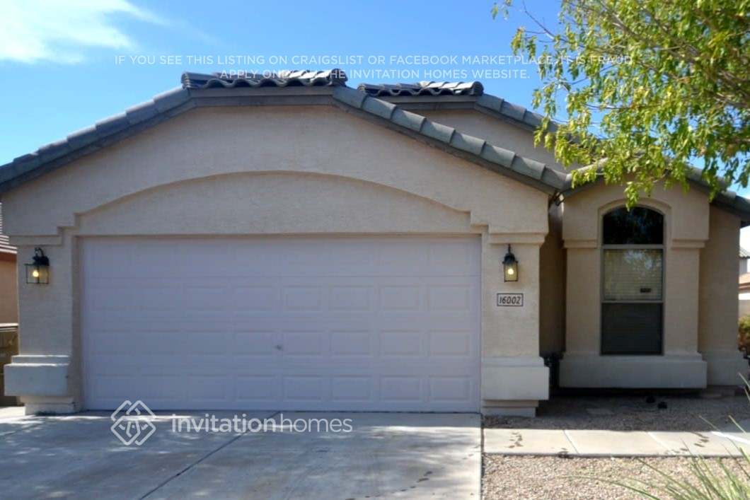 16002 W Latham St in Goodyear, AZ - Building Photo