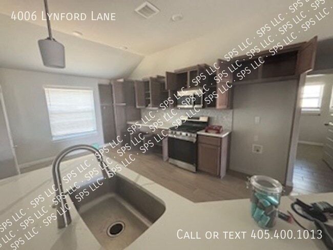 property at 4006 Lynford Ln