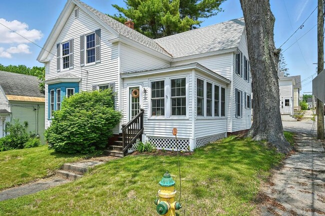 14 Maple St in Lisbon, ME - Building Photo - Building Photo