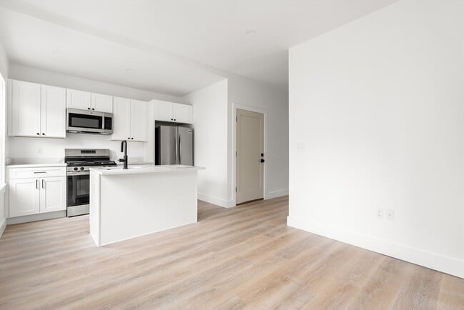 property at 467 E 3rd St