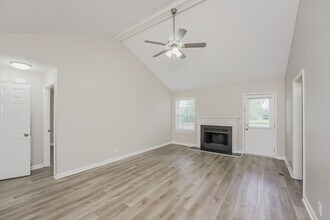 5040 Trailwater Dr in Nashville, TN - Building Photo - Building Photo