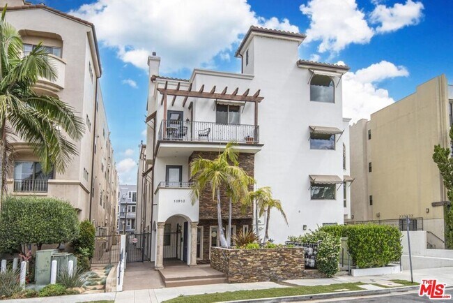 property at 10913 Whipple St