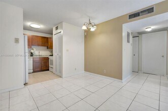 2651 Riverside Dr in Coral Springs, FL - Building Photo - Building Photo
