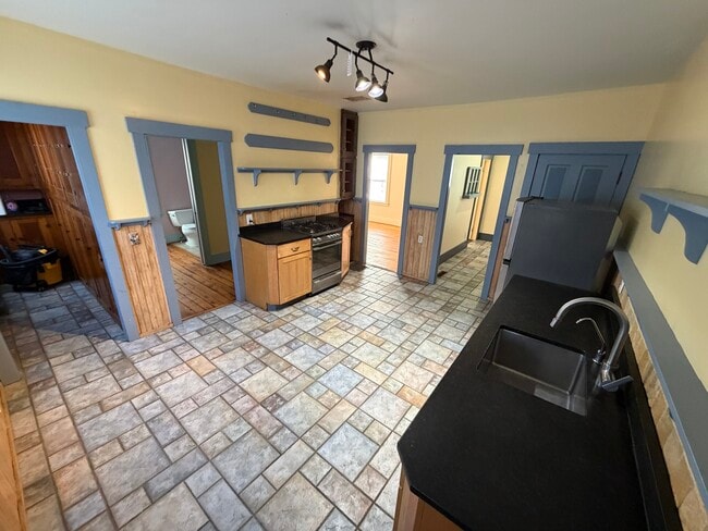 127 Church Ave, Unit 127 in Northbridge, MA - Building Photo - Building Photo