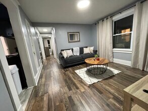 4034 Bailey Ave, Unit Upper in Buffalo, NY - Foto de edificio - Building Photo