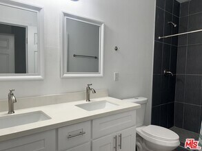 233 N Park View St in Los Angeles, CA - Building Photo - Building Photo