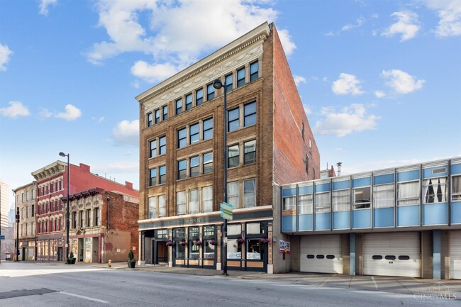 335 W 5th St in Cincinnati, OH - Building Photo - Building Photo