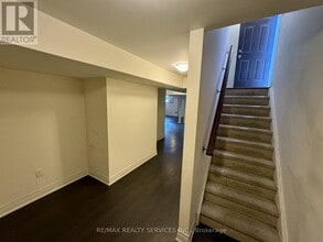 203 Sussexvale Dr in Brampton, ON - Building Photo - Building Photo