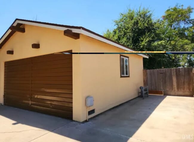 501 N California Ct in Tulare, CA - Building Photo - Building Photo