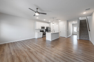 Riverwood Apartments in Akron, OH - Building Photo - Interior Photo