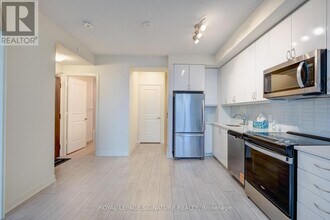 38 Annie Craig Dr in Toronto, ON - Building Photo - Building Photo