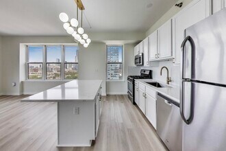 5 E 14th Pl in Chicago, IL - Foto de edificio - Building Photo