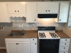 6505 Raymond Dr in Union City, GA - Building Photo - Building Photo