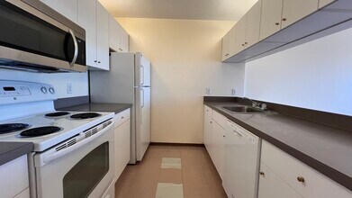 100 W Squantum St in Quincy, MA - Building Photo - Building Photo