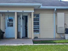 915 Club Cir in Lakeshore, FL - Building Photo