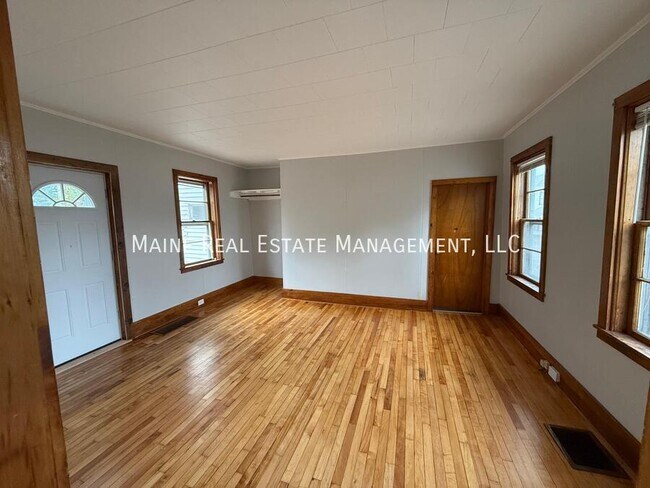 225 Center St in Old Town, ME - Building Photo - Building Photo