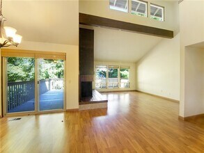 5914 158th Way NE in Redmond, WA - Building Photo - Building Photo