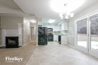 400 Lone Oak Dr in Senoia, GA - Foto de edificio - Building Photo