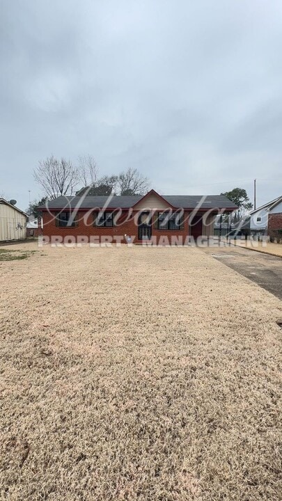 4015 Trevathan Cir in Memphis, TN - Building Photo