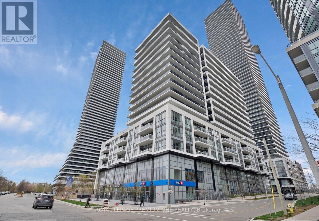 65 Annie Craig Dr in Toronto, ON - Building Photo