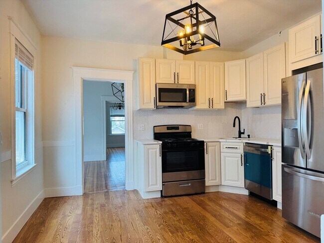 27 Belmont St in Everett, MA - Building Photo - Building Photo