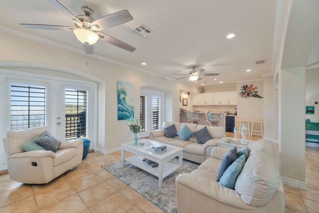 660 Kara Dr in Port Aransas, TX - Building Photo - Building Photo