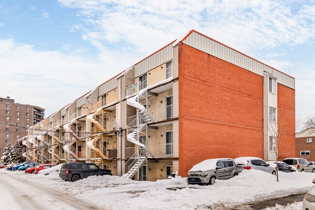 10270 Paul-Comtois in Montréal, QC - Building Photo - Building Photo