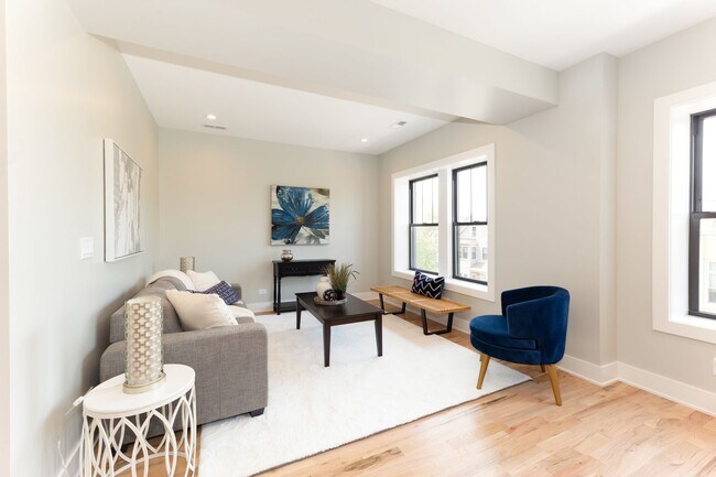 2541 N Campbell Ave, Unit 1 in Chicago, IL - Foto de edificio - Building Photo