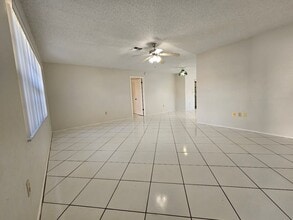 1410 Mariner Blvd in Spring Hill, FL - Building Photo - Building Photo