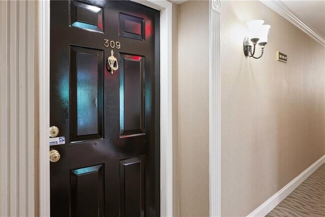 25309 Plantation Dr NE in Atlanta, GA - Building Photo - Building Photo