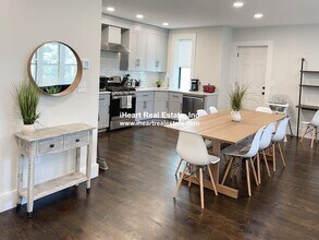 52 Taylor St, Unit 1 in Boston, MA - Building Photo - Building Photo