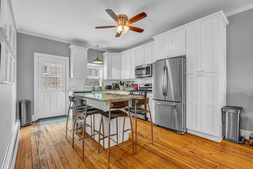 210 W 8th St in Boston, MA - Building Photo