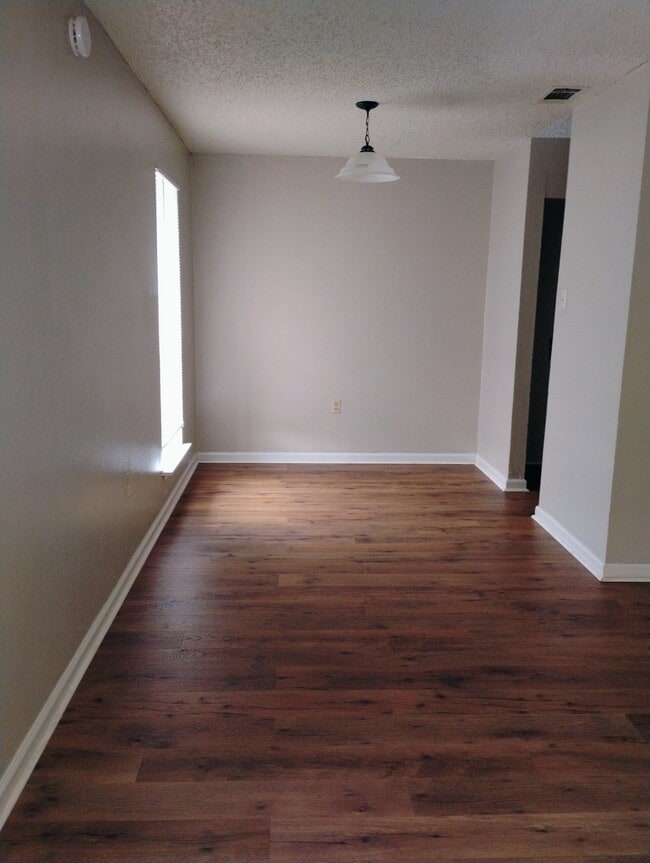 1744 Cedar Lake Dr, Unit D