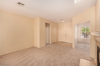 1621 Black Fox Canyon Rd in Henderson, NV - Building Photo - Building Photo