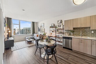 Alley South Lake Union in Seattle, WA - Building Photo - Building Photo