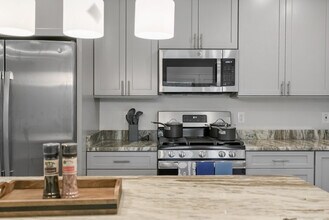 7900 Heritage Dr in Annandale, VA - Building Photo - Building Photo