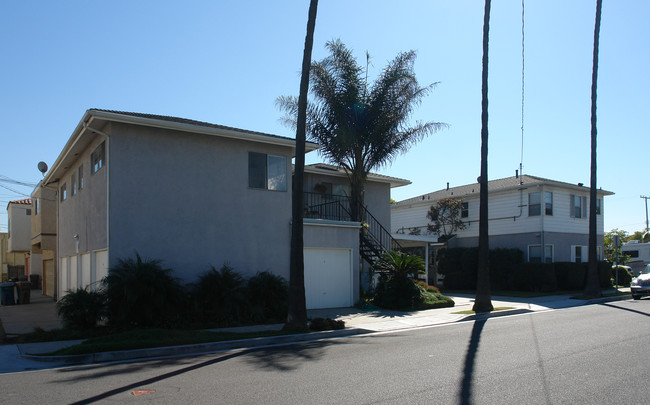 1101-1103 Ocean Ave in Seal Beach, CA - Building Photo - Building Photo