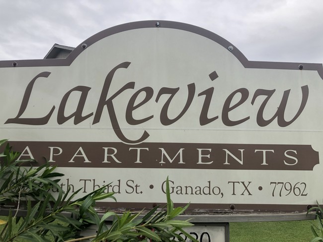 Lakeview Apartments in Ganado, TX - Building Photo - Building Photo