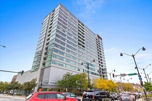 659 W Randolph St in Chicago, IL - Building Photo