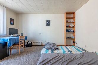 1309 Spring St in Madison, WI - Building Photo - Interior Photo