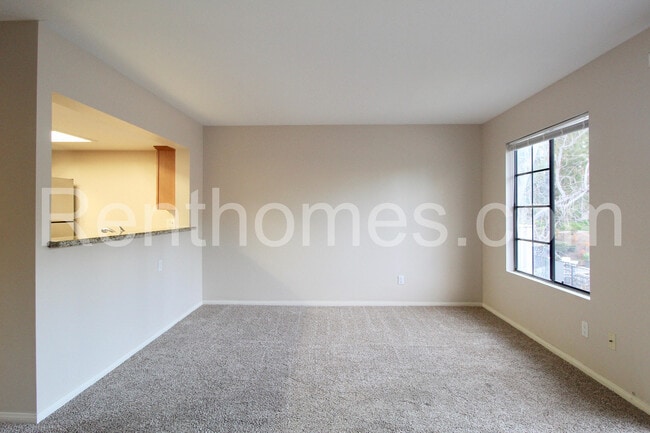14912 Av. Venusto in San Diego, CA - Building Photo - Building Photo