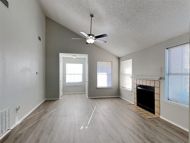 6701 Windwillow Dr in Fort Worth, TX - Building Photo - Building Photo