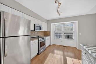 14 Braxton Dr in Sterling, VA - Building Photo - Building Photo