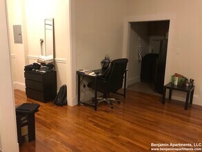 1334 Commonwealth Ave, Unit 28 in Boston, MA - Building Photo - Building Photo