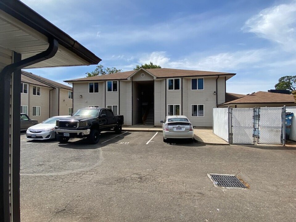 3164 Evergreen Ave NE in Salem, OR - Foto de edificio