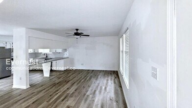 512 SE Silver Ln in Blue Springs, MO - Building Photo - Building Photo